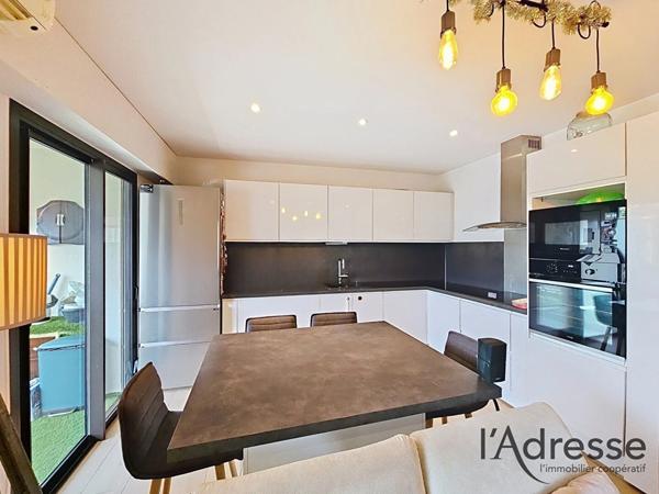 SUPERBE 4 pcs Entièrement Rénové à Mandelieu avec Garages