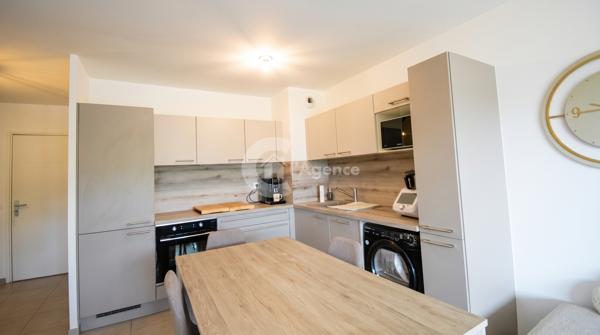 À LOUER - ETAT NEUF ! T2 MEUBLÉ DE 46m² - TERRASSE de 15,65 M² & PARKING EN SOUS-SOL