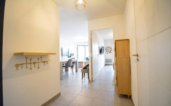 À LOUER - ETAT NEUF ! T2 MEUBLÉ DE 46m² - TERRASSE de 15,65 M² & PARKING EN SOUS-SOL