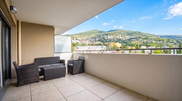 À LOUER - ETAT NEUF ! T2 MEUBLÉ DE 46m² - TERRASSE de 15,65 M² & PARKING EN SOUS-SOL