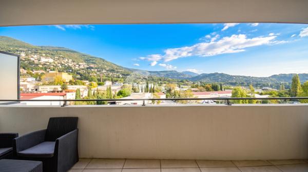 À LOUER - ETAT NEUF ! T2 MEUBLÉ DE 46m² - TERRASSE de 15,65 M² & PARKING EN SOUS-SOL