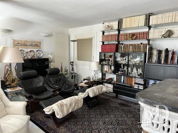 83700-ST RAPHAEL-QUARTIER PRISE LES PLAINES-SUPERBE VILLA T6 AVEC PISCINE ET JARDIN PAYSAGER