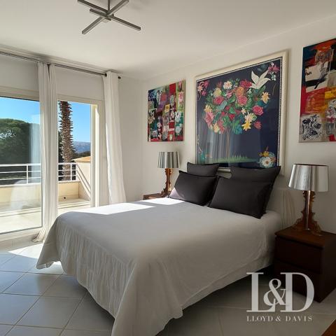 83700-ST RAPHAEL-QUARTIER PRISE LES PLAINES-SUPERBE VILLA T6 AVEC PISCINE ET JARDIN PAYSAGER