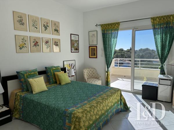 83700-ST RAPHAEL-QUARTIER PRISE LES PLAINES-SUPERBE VILLA T6 AVEC PISCINE ET JARDIN PAYSAGER