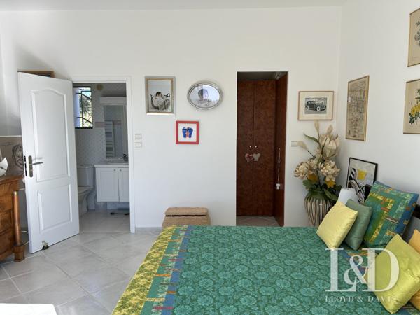 83700-ST RAPHAEL-QUARTIER PRISE LES PLAINES-SUPERBE VILLA T6 AVEC PISCINE ET JARDIN PAYSAGER