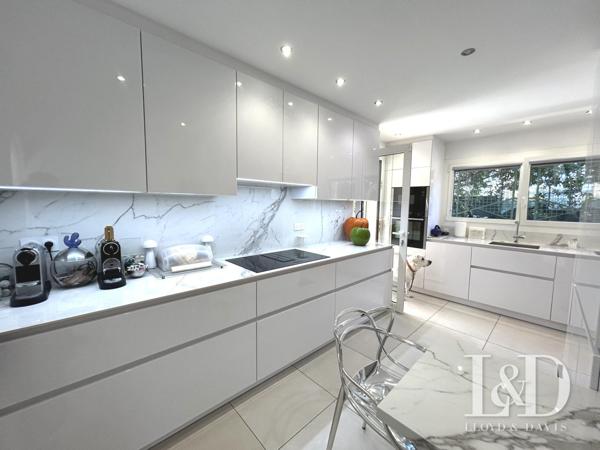 83700-ST RAPHAEL-QUARTIER PRISE LES PLAINES-SUPERBE VILLA T6 AVEC PISCINE ET JARDIN PAYSAGER