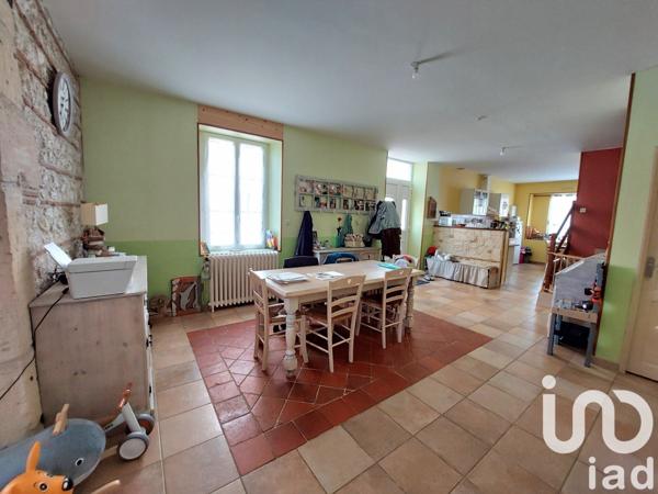 Maison 4 pièces de 154 m² à Pineuilh (33220)