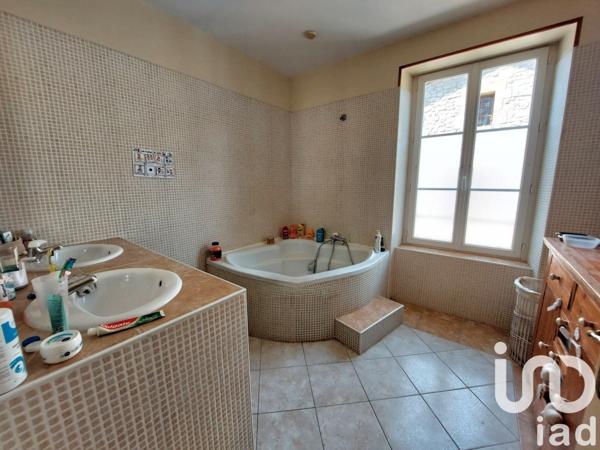 Maison 4 pièces de 154 m² à Pineuilh (33220)