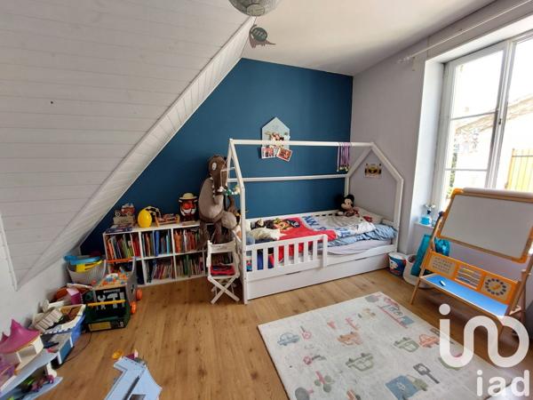 Maison 4 pièces de 154 m² à Pineuilh (33220)