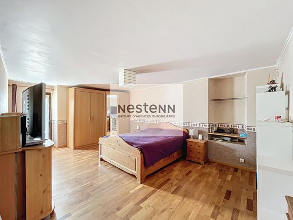 À Vendre - plein coeur de Leuville - proche des écoles, des transports et des commerces - beaux volumes