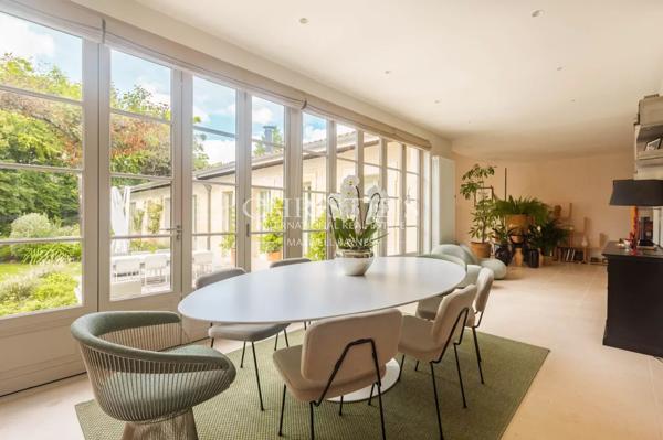 Cauderan – Elégante maison en pierre, piscine et jardin