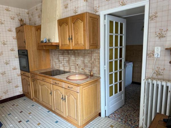 Maison à BREE, 53150 - 6 pièces 145m²