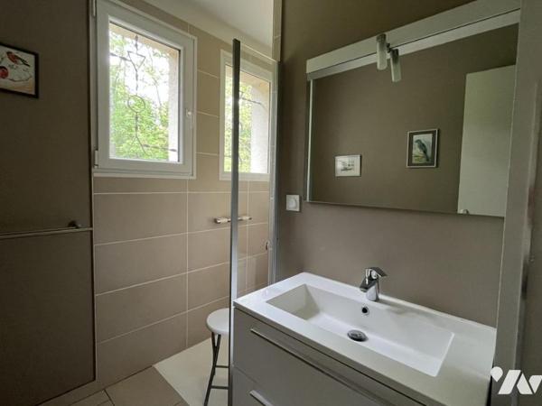 Maison individuelle à usage d'habitation édifiée sur sous-sol total