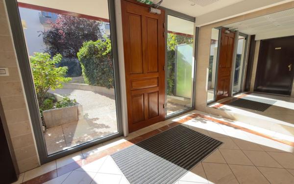 Appartement à vendre    2 pièces • 49,50 m2 Neuilly-sur-Marne