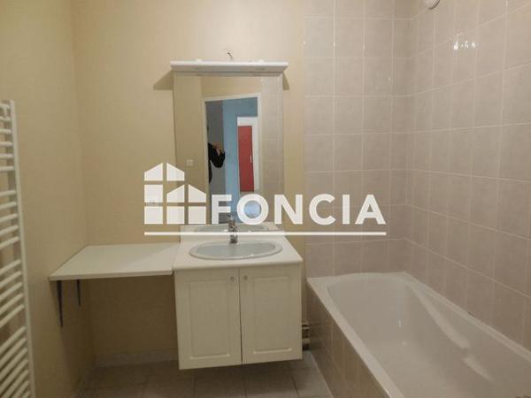 Location Appartement 4 pièces 84.79 m² - 17 RUE DE BANAS Montelimar 26200