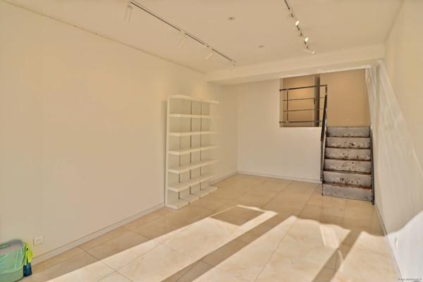 Droit au Bail Tous Commerces - Emplacement n°1 Quai du Port - Parking