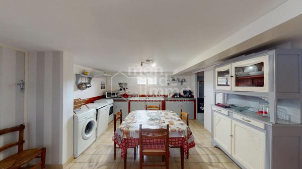 Maison de 80m²+ gîte + 4  garages sur terrain de 3360 m²