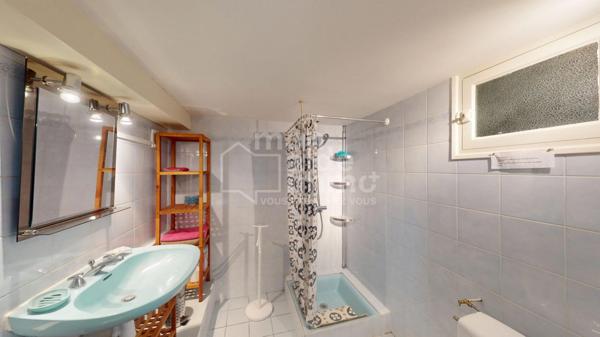 Maison de 80m²+ gîte + 4  garages sur terrain de 3360 m²