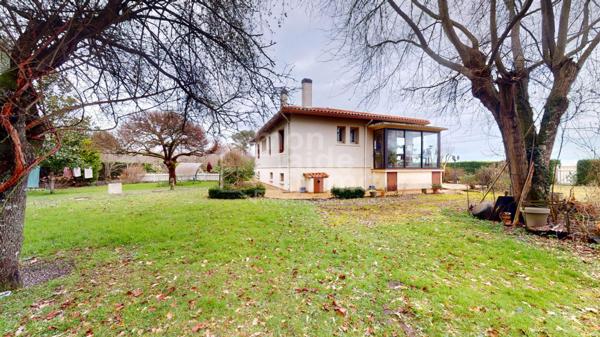 Maison de 80m²+ gîte + 4  garages sur terrain de 3360 m²
