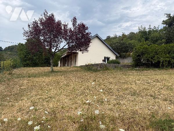 ARBOIS - Maison de plain-pied – 74,5 m² – 2 chambres – Terrain de 12 ares