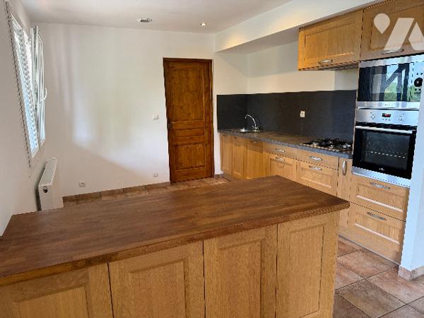 ARBOIS - Maison de plain-pied – 74,5 m² – 2 chambres – Terrain de 12 ares