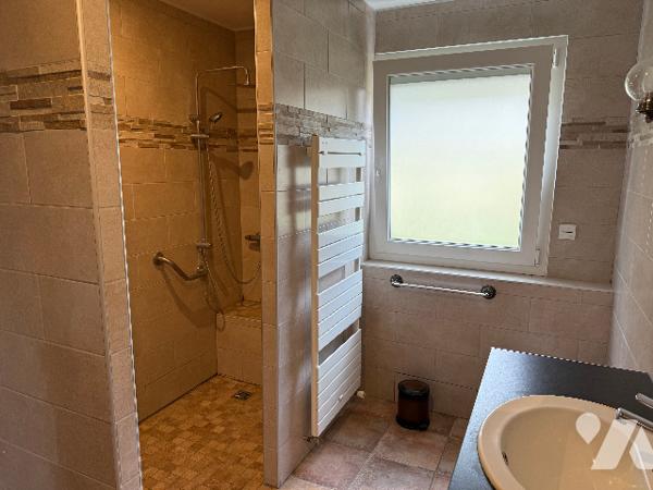 ARBOIS - Maison de plain-pied – 74,5 m² – 2 chambres – Terrain de 12 ares