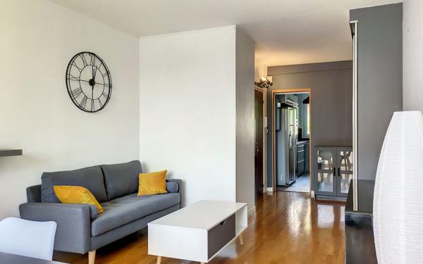 Appartement à louer    3 pièces •  Suresnes