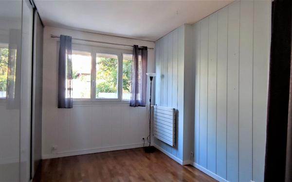 Appartement à louer    3 pièces •  Suresnes