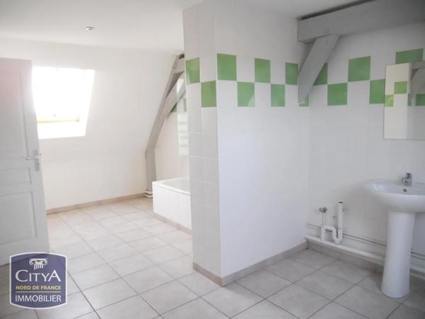 Appartement à louer 3 pièces 85.8m² Saint-Omer (62500)
