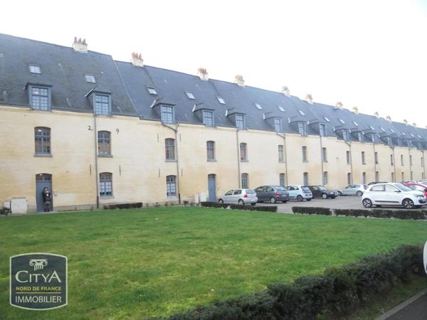 Appartement à louer 3 pièces 85.8m² Saint-Omer (62500)