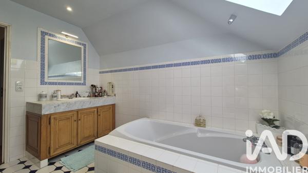 Maison à vendre 6 pièces 225 m² Buchères