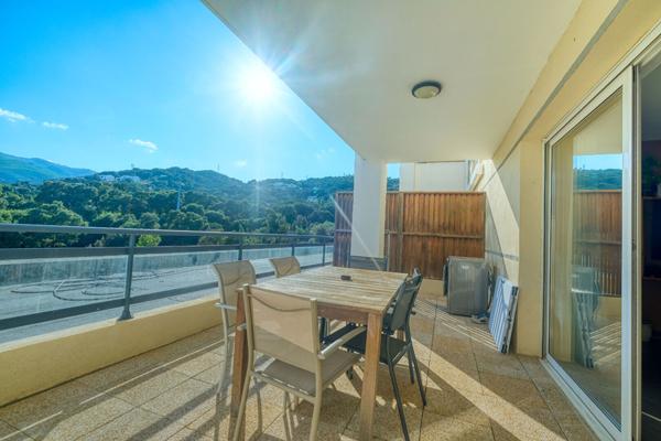 Appartement Bastia Sud 4 pièce(s) 81,38 m2 + terrasse 24,48 + box double