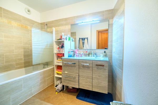 Appartement Bastia Sud 4 pièce(s) 81,38 m2 + terrasse 24,48 + box double