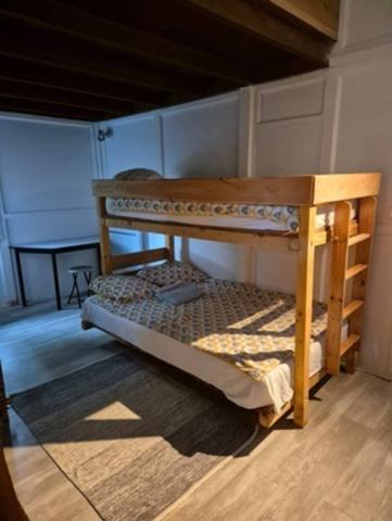 Maison à vendre 4 pièces SAINT FREZAL DE VENTALON (48)