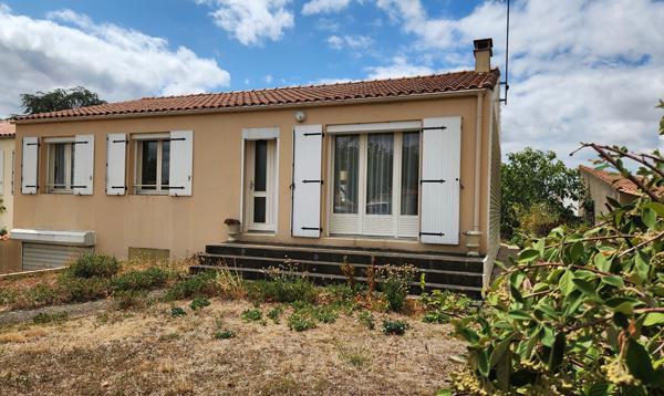 Maison lumineuse, 3 chambres,, avec sous-sol aménageable - Quartier calme de Fontenay Le Comte