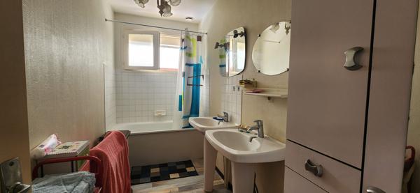 Maison lumineuse, 3 chambres,, avec sous-sol aménageable - Quartier calme de Fontenay Le Comte