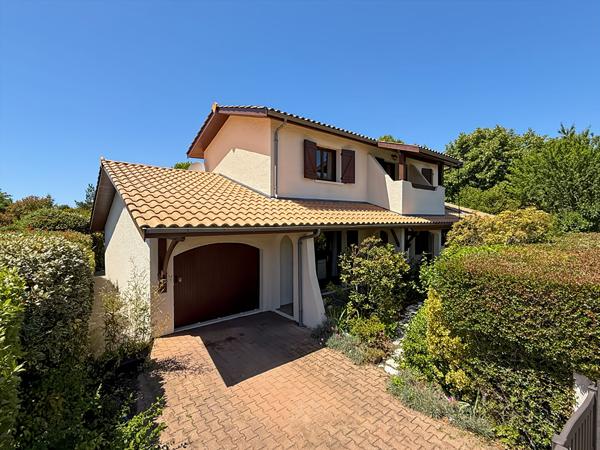 EXCLUSIVITÉ : Maison familiale bon état général au calme absolu à Magonty