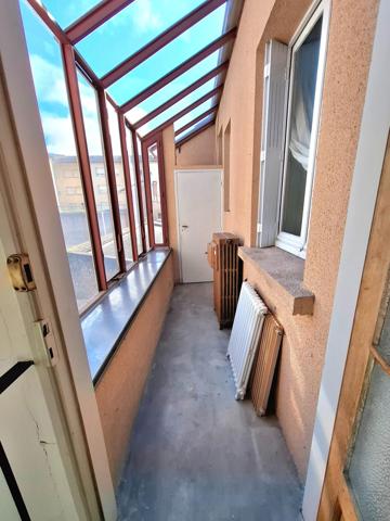 Appartement à retaper avec du cachet !