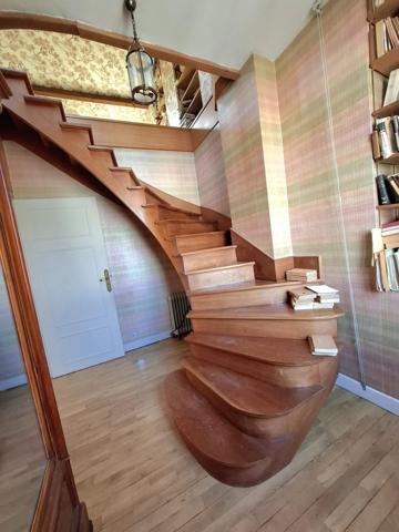 Appartement à retaper avec du cachet !