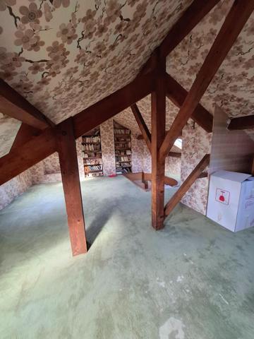 Appartement à retaper avec du cachet !