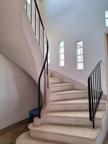 Appartement à retaper avec du cachet !