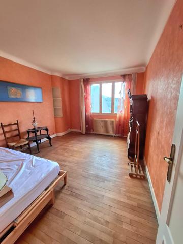 Appartement à retaper avec du cachet !