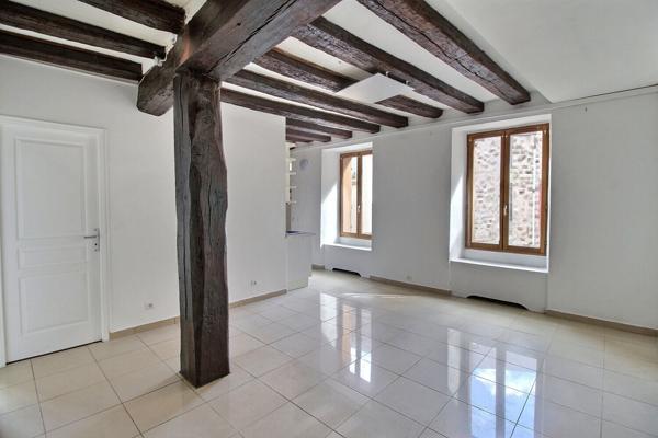 Appartement F3 avec parking et jardin situé à EPERNON