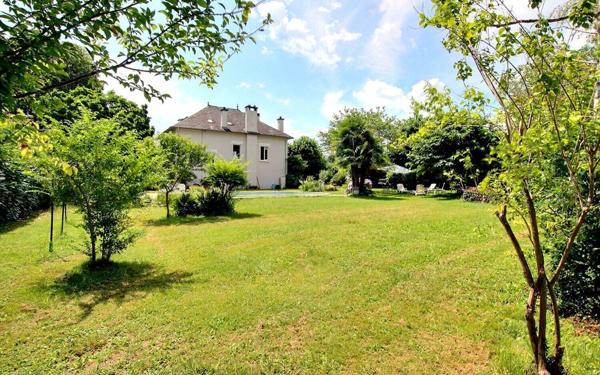 Maison à vendre    8 pièces •  Nay