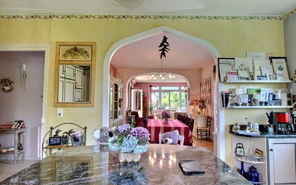 Maison à vendre    8 pièces •  Nay