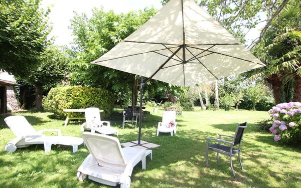 Maison à vendre    8 pièces •  Nay