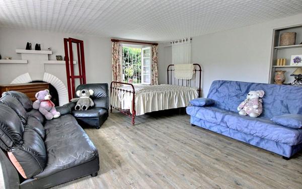 Maison à vendre    8 pièces •  Nay