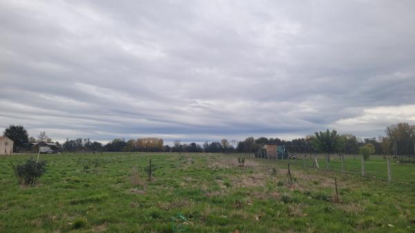 TERRAIN CONSTRUCTIBLE  AVEC PERMIS DE CONSTRUIRE