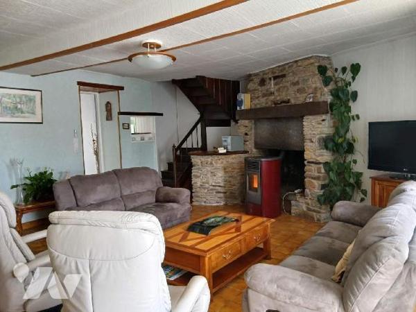 CARENTOIR, Maison d'habitation - Idéalement située en plein bourg de Carentoir, à proximité imm...