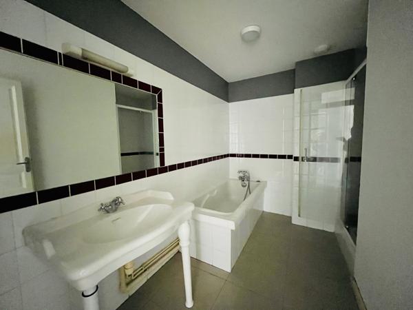 Bastide: Appartement T4 traversant de 103 m² sans vis à vis